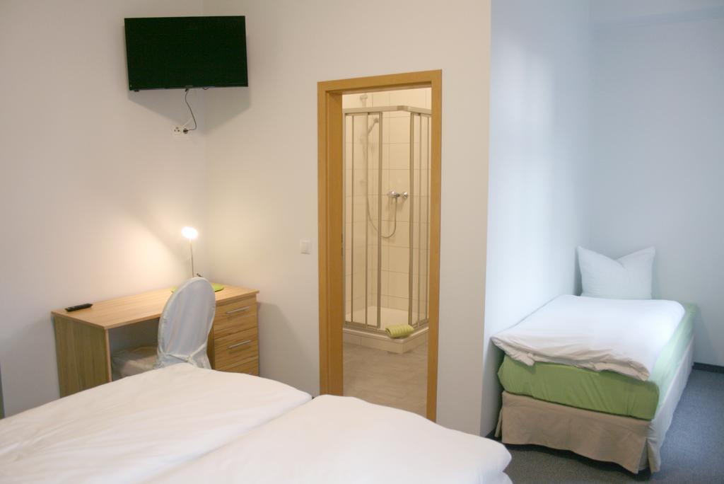 Lindencafe Luckenwalde Hotel Quarto foto